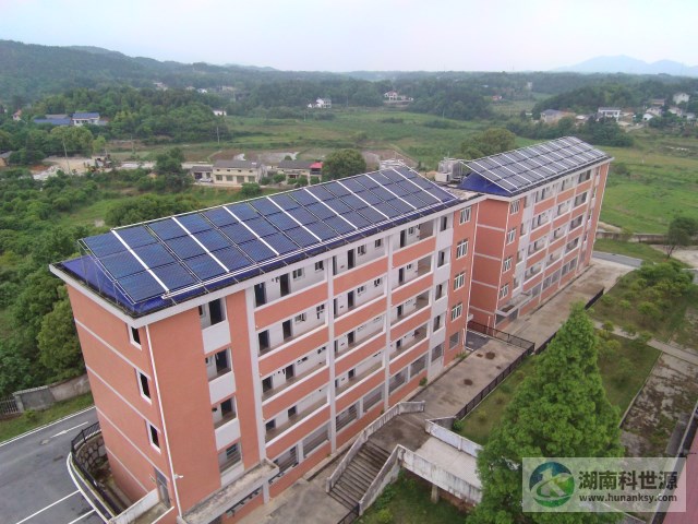 長沙縣石常中學宿舍樓及食堂太陽能熱水系統工程