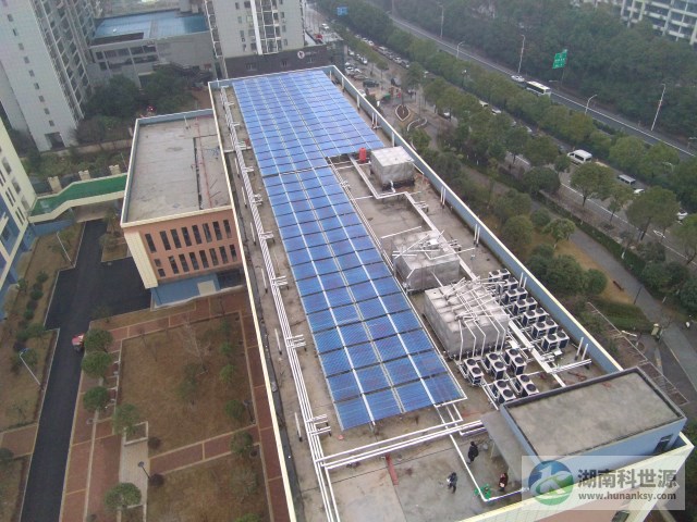 學校屋頂太陽能熱水工程